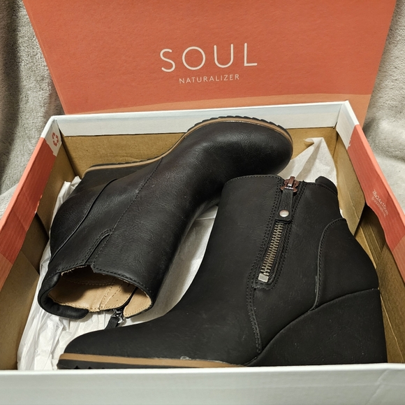 Soul Naturalizer Black Ankle Booties - Picture 7 of 9